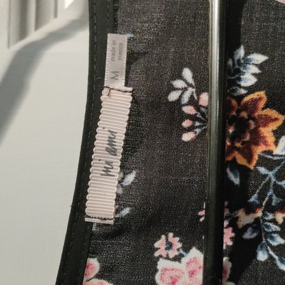 Floral v neck blouse - Picture 6 of 8